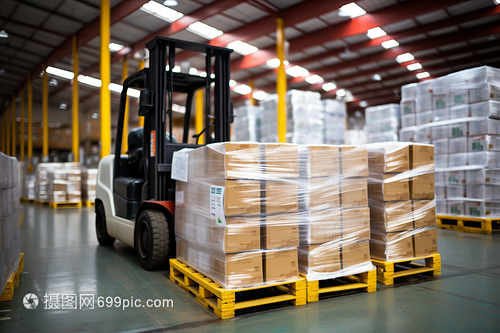 叉車(chē)在現(xiàn)代貨物運(yùn)輸中的關(guān)鍵角色