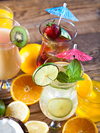 醉美海天間 自然色調下的海灘酒精藝術